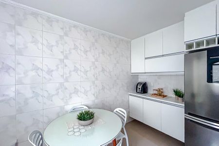 Casa à venda com 180m², 3 quartos e 2 vagasCozinha