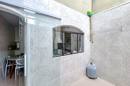 Casa à venda com 180m², 3 quartos e 2 vagasÁrea de Serviço