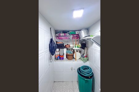 Casa à venda com 180m², 3 quartos e 2 vagasBanheiro de serviço