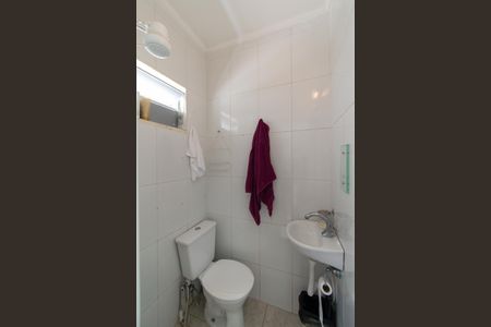 Casa à venda com 168m², 3 quartos e 2 vagas Casa à venda com 168m², 3 quartos e 2 vagasLavabo