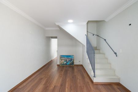 Casa à venda com 168m², 3 quartos e 2 vagas Casa à venda com 168m², 3 quartos e 2 vagasSala