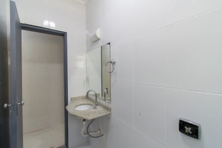 Casa à venda com 168m², 3 quartos e 2 vagas Casa à venda com 168m², 3 quartos e 2 vagasBanheiro Social