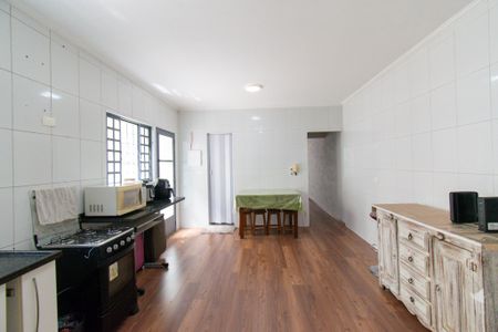 Casa à venda com 168m², 3 quartos e 2 vagas Casa à venda com 168m², 3 quartos e 2 vagasCozinha