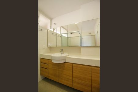 Apartamento para alugar com 103m², 3 quartos e 1 vaga Apartamento para alugar com 103m², 3 quartos e 1 vagaBanheiro da Suíte