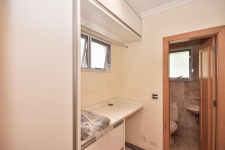 Apartamento para alugar com 163m², 3 quartos e 3 vagasQuarto de Serviço