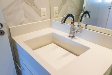 Banheiro da Suíte de apartamento para alugar com 2 quartos, 59m² em Alphaville Empresarial, Barueri