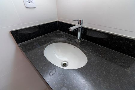 Apartamento à venda com 55m², 2 quartos e 1 vaga Apartamento à venda com 55m², 2 quartos e 1 vagaBanheiro