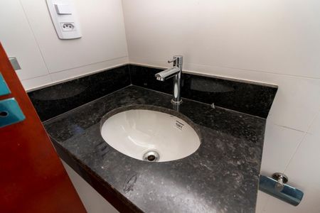 Apartamento à venda com 55m², 2 quartos e 1 vagaBanheiro 2