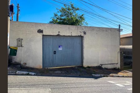 Casa à venda com 206m², 3 quartos e sem vaga Casa à venda com 206m², 3 quartos e sem vagaFachada