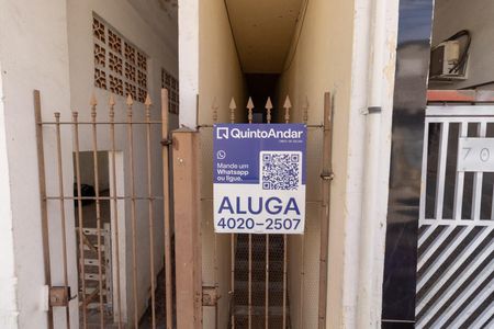 Placa instalada de casa para alugar com 1 quarto, 63m² em Vila Industrial, São Paulo