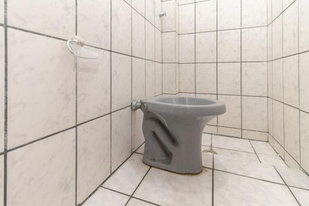 Banheiro de casa para alugar com 1 quarto, 63m² em Vila Industrial, São Paulo