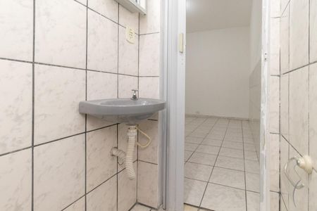 Banheiro de casa para alugar com 1 quarto, 63m² em Vila Industrial, São Paulo
