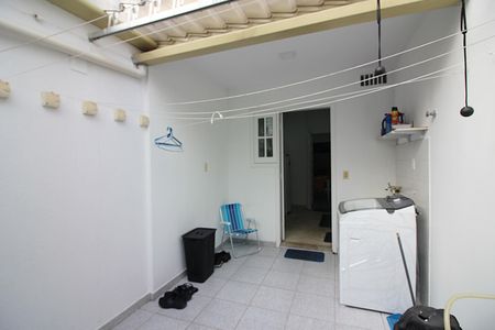 Casa de condomínio à venda com 120m², 3 quartos e 2 vagasÁrea de Serviço