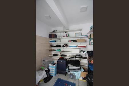 Casa de condomínio à venda com 120m², 3 quartos e 2 vagasDespensa