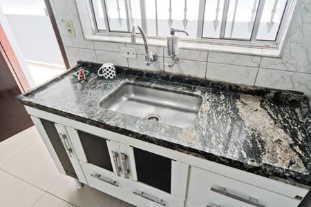 Casa à venda com 220m², 4 quartos e 1 vaga Casa à venda com 220m², 4 quartos e 1 vagaCozinha