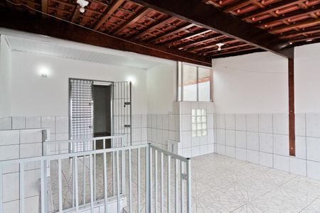 Casa à venda com 220m², 4 quartos e 1 vaga Casa à venda com 220m², 4 quartos e 1 vagaVaranda do Quarto 2