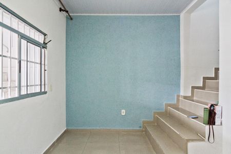 Casa à venda com 220m², 4 quartos e 1 vaga Casa à venda com 220m², 4 quartos e 1 vagaSala