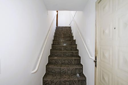 Casa à venda com 250m², 5 quartos e 2 vagasEscada