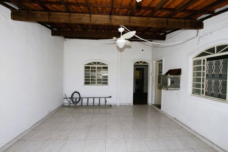 Casa à venda com 250m², 5 quartos e 2 vagasCasa 2 - Sala
