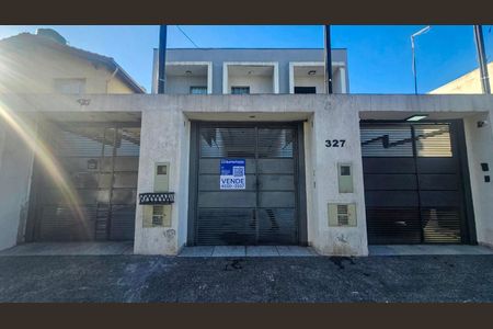 Casa para alugar com 130m², 3 quartos e 2 vagasFachada