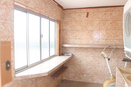 Casa à venda com 160m², 3 quartos e 2 vagasÁrea de Serviço