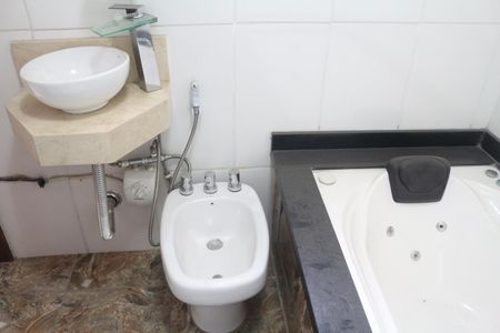 Casa à venda com 160m², 3 quartos e 2 vagasBanheiro da Suíte 1