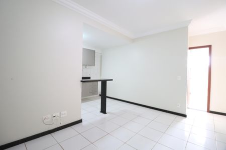 Sala de apartamento para alugar com 1 quarto, 42m² em Tibery, Uberlândia