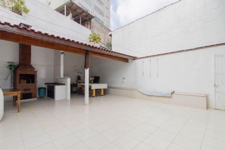 Casa à venda com 289m², 3 quartos e 5 vagas Casa à venda com 289m², 3 quartos e 5 vagasArea Externa
