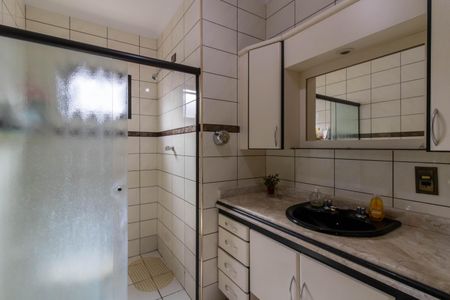 Casa à venda com 289m², 3 quartos e 5 vagas Casa à venda com 289m², 3 quartos e 5 vagasBanheiro Suíte 1