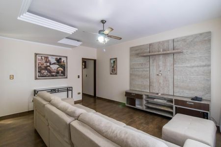 Casa à venda com 289m², 3 quartos e 5 vagas Casa à venda com 289m², 3 quartos e 5 vagasSala