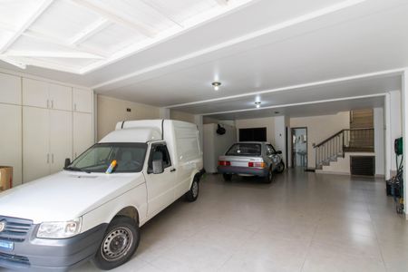 Casa à venda com 289m², 3 quartos e 5 vagas Casa à venda com 289m², 3 quartos e 5 vagasGaragem