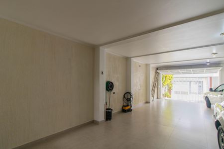 Casa à venda com 289m², 3 quartos e 5 vagas Casa à venda com 289m², 3 quartos e 5 vagasGaragem