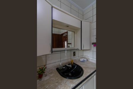 Casa à venda com 289m², 3 quartos e 5 vagas Casa à venda com 289m², 3 quartos e 5 vagasBanheiro Suíte 1