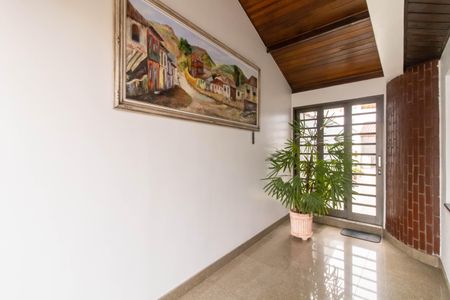 Casa à venda com 289m², 3 quartos e 5 vagas Casa à venda com 289m², 3 quartos e 5 vagasEntrada