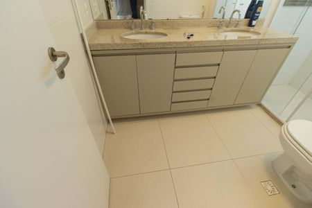 Apartamento à venda com 140m², 3 quartos e 2 vagasBanheiro da Suíte 3