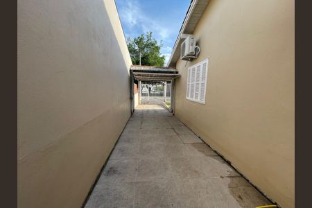 Casa à venda com 138m², 3 quartos e 2 vagasCorredor Externo