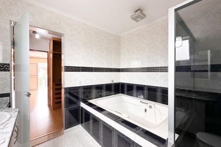 Casa para alugar com 317m², 4 quartos e 4 vagasBanheiro da Suíte 1