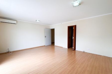 Casa para alugar com 317m², 4 quartos e 4 vagasSuíte 1