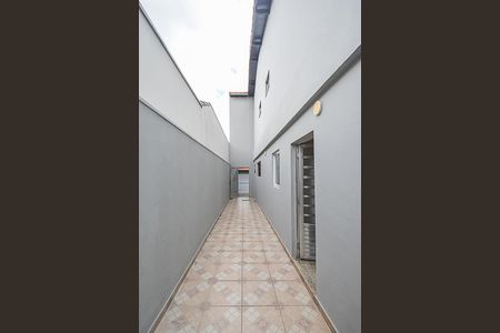 Casa para alugar com 317m², 4 quartos e 4 vagas Casa para alugar com 317m², 4 quartos e 4 vagasCorredor