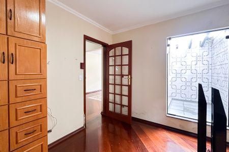 Casa para alugar com 317m², 4 quartos e 4 vagasEscritório