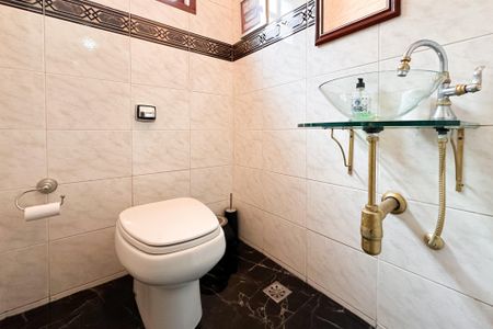 Casa para alugar com 317m², 4 quartos e 4 vagasLavabo