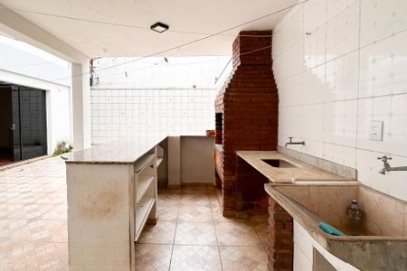 Casa para alugar com 317m², 4 quartos e 4 vagasÁrea comum - Churrasqueira