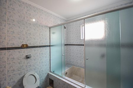 Casa para alugar com 317m², 4 quartos e 4 vagas Casa para alugar com 317m², 4 quartos e 4 vagasBanheiro da Suíte 3