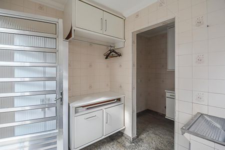 Casa para alugar com 317m², 4 quartos e 4 vagas Casa para alugar com 317m², 4 quartos e 4 vagasÁrea de Serviço