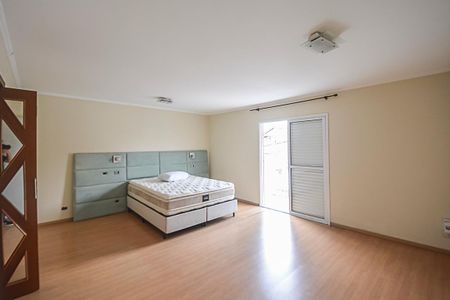 Casa para alugar com 317m², 4 quartos e 4 vagas Casa para alugar com 317m², 4 quartos e 4 vagasSuíte