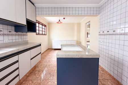 Casa para alugar com 317m², 4 quartos e 4 vagasCozinha