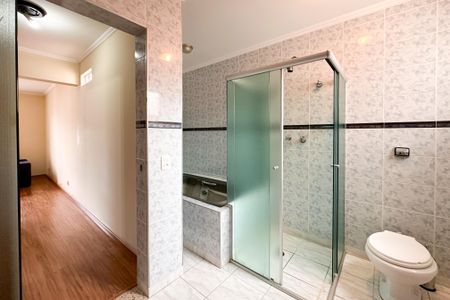 Casa para alugar com 317m², 4 quartos e 4 vagasBanheiro da Suíte 2