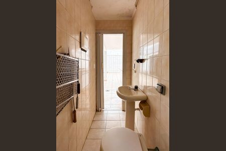 Casa para alugar com 317m², 4 quartos e 4 vagasBanheiro de Serviço