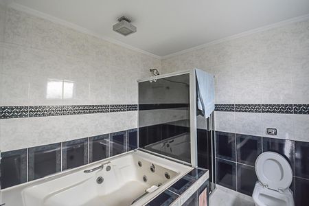 Casa para alugar com 317m², 4 quartos e 4 vagas Casa para alugar com 317m², 4 quartos e 4 vagasBanheiro da Suíte