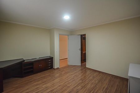Casa para alugar com 317m², 4 quartos e 4 vagas Casa para alugar com 317m², 4 quartos e 4 vagasSuíte 3